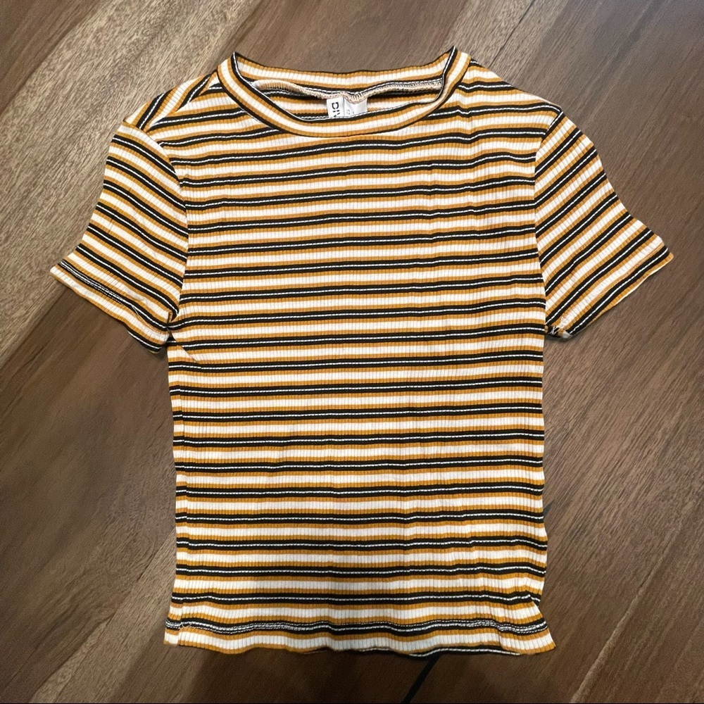 ❤️NWOT H&M Divided - Black White Striped Ribbed Tee - S